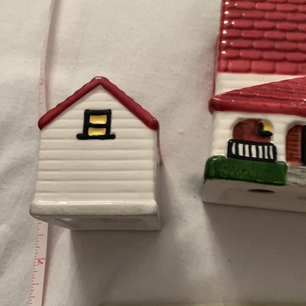 DONATED - Lighthouse Table Set - Picture 4 of 16